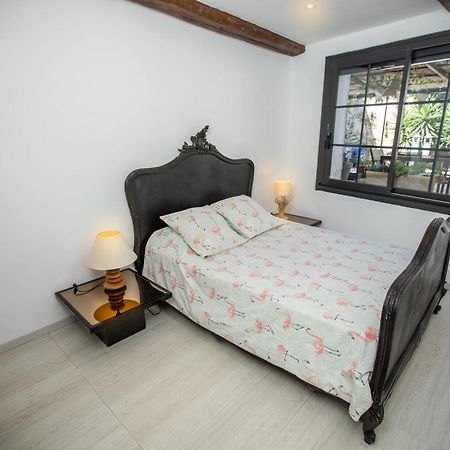Oustaou De Betty Et Bob Bed & Breakfast Le Cailar ภายนอก รูปภาพ