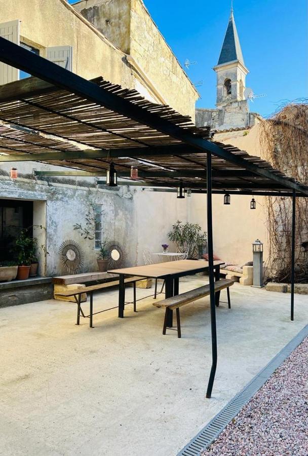 Oustaou De Betty Et Bob Bed & Breakfast Le Cailar ภายนอก รูปภาพ