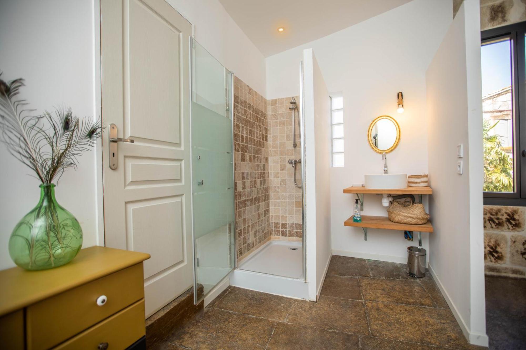 Oustaou De Betty Et Bob Bed & Breakfast Le Cailar ภายนอก รูปภาพ